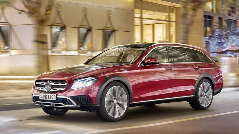 Illustration for article titled Whoa whoa whoa look at this Mercedes E400 All-Terrain 4x4² wagon